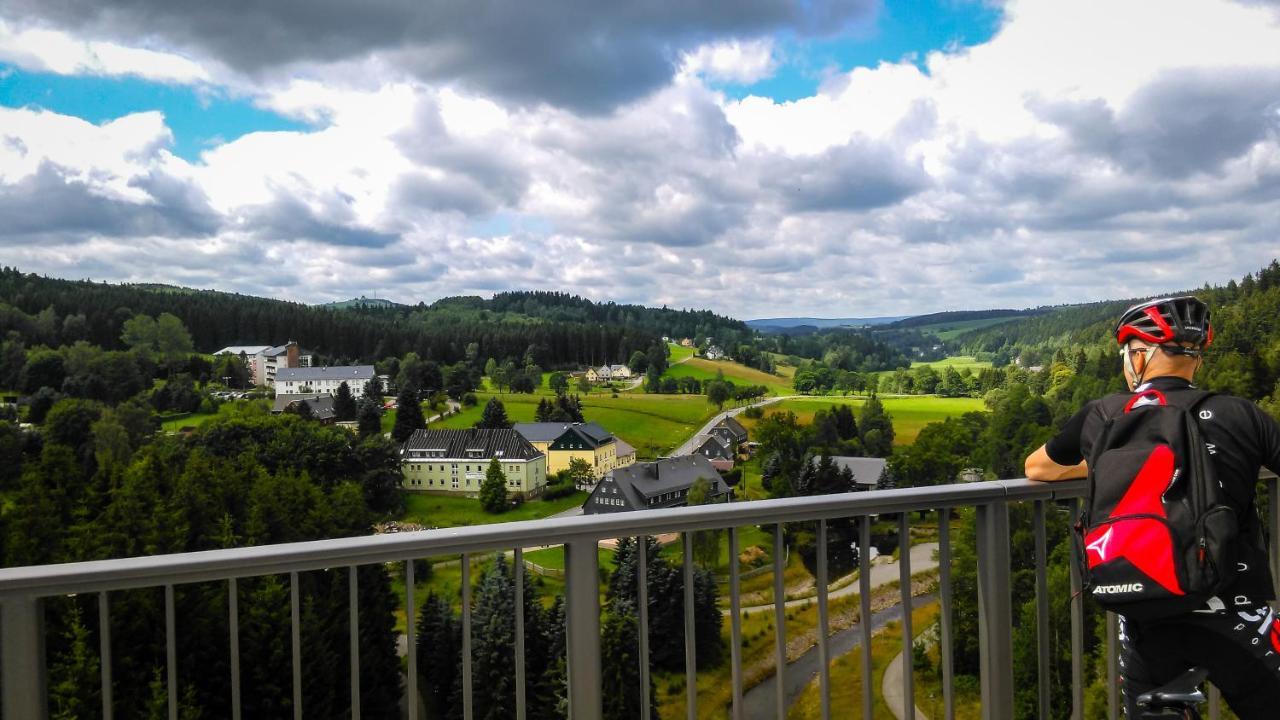 Ferienhotel Goldhuebel Neuhausen  Buitenkant foto