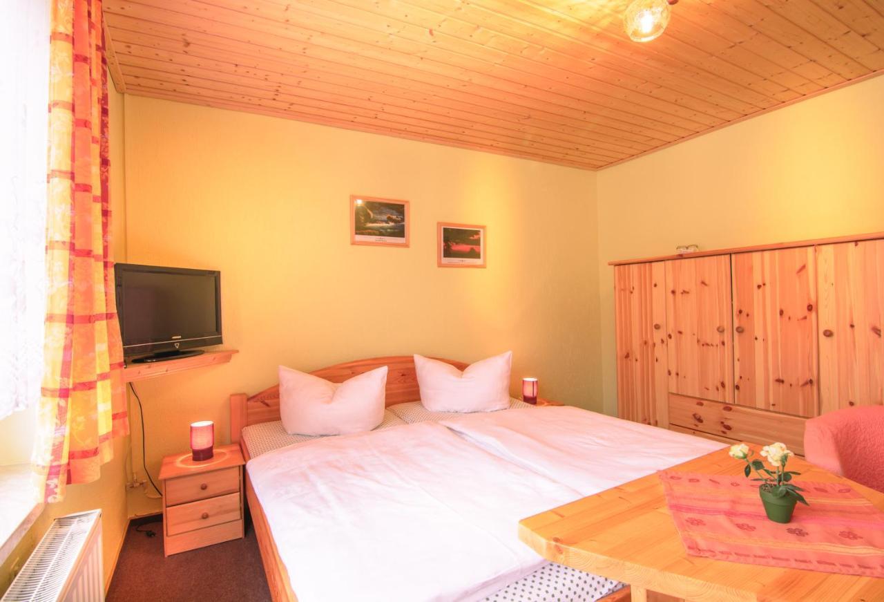 Ferienhotel Goldhuebel Neuhausen  Buitenkant foto